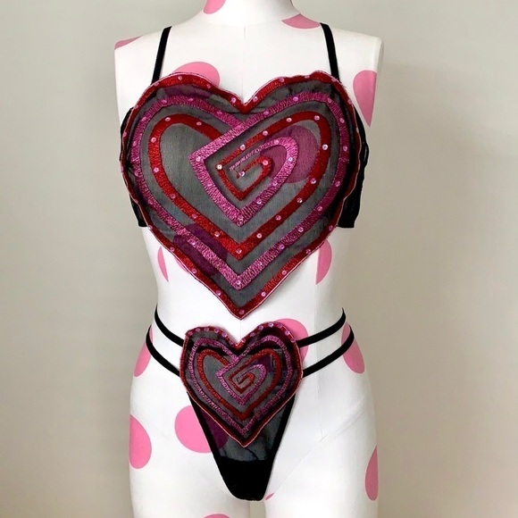 Frederick’s of Hollywood Mesh Heart Lingerie Set - Picture 6 of 7